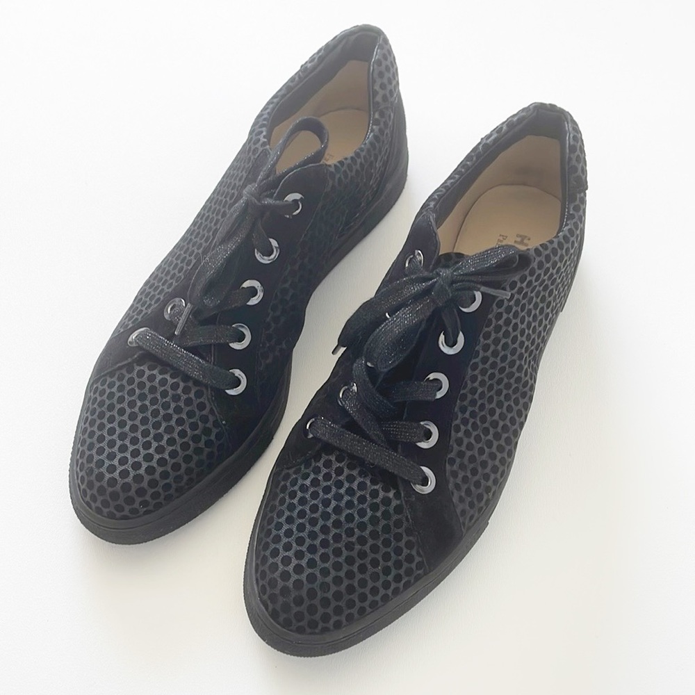 Hassia Women's Low-Top Sneaker US7